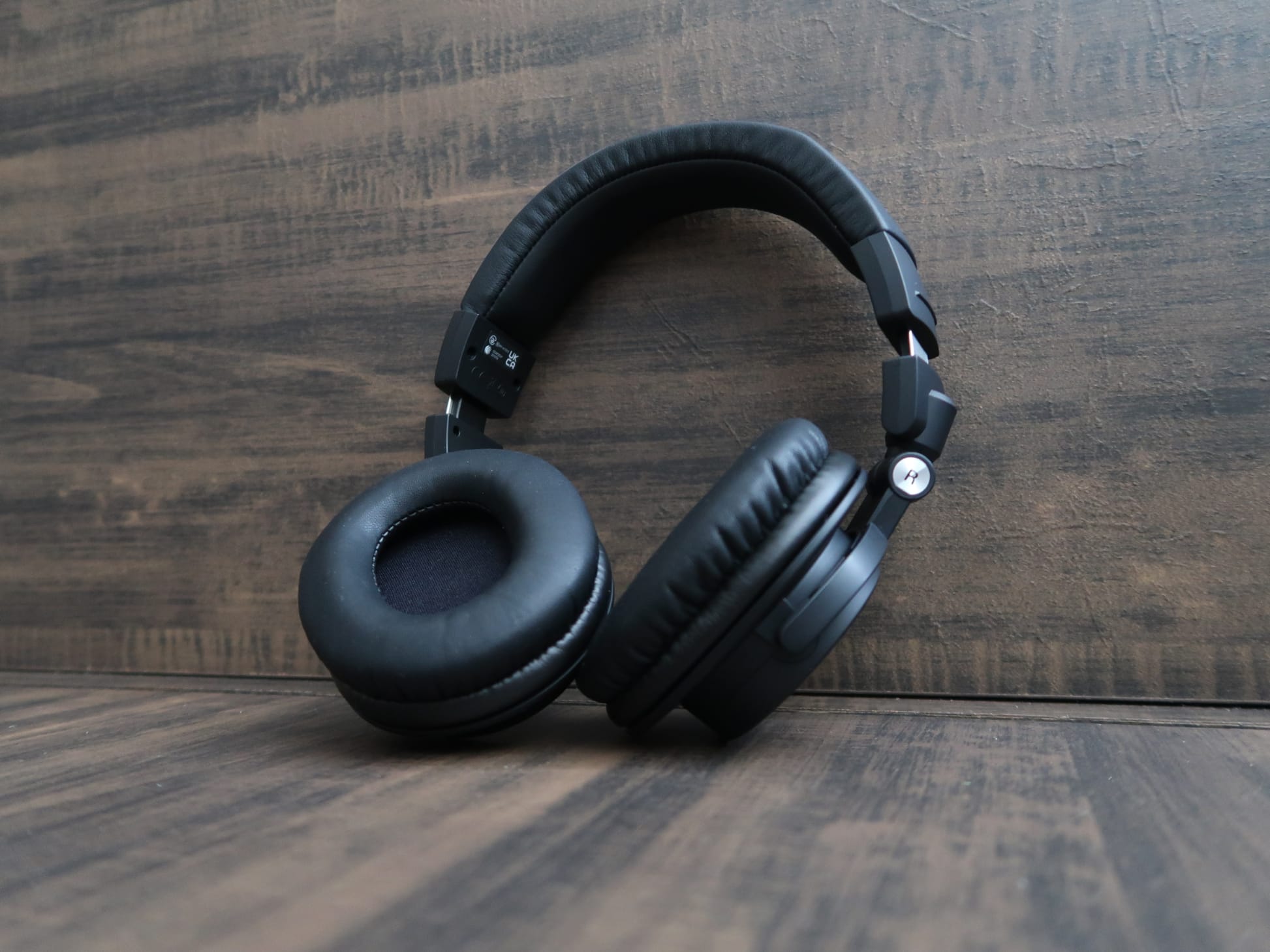 Review AudioTechnica ATHM50xBT2 Wireless OverEar Headphones Tech Jio