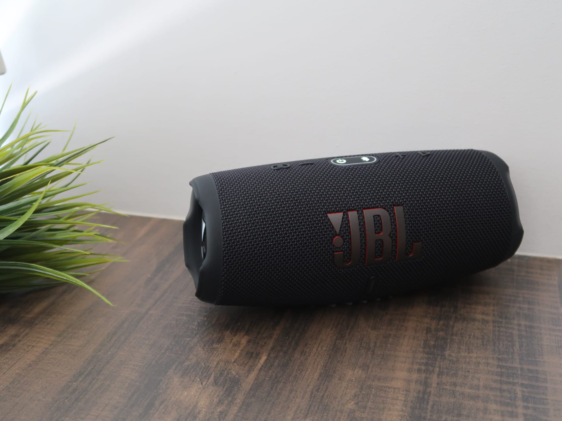 JBL Charge 5 Bluetooth Speaker Tech