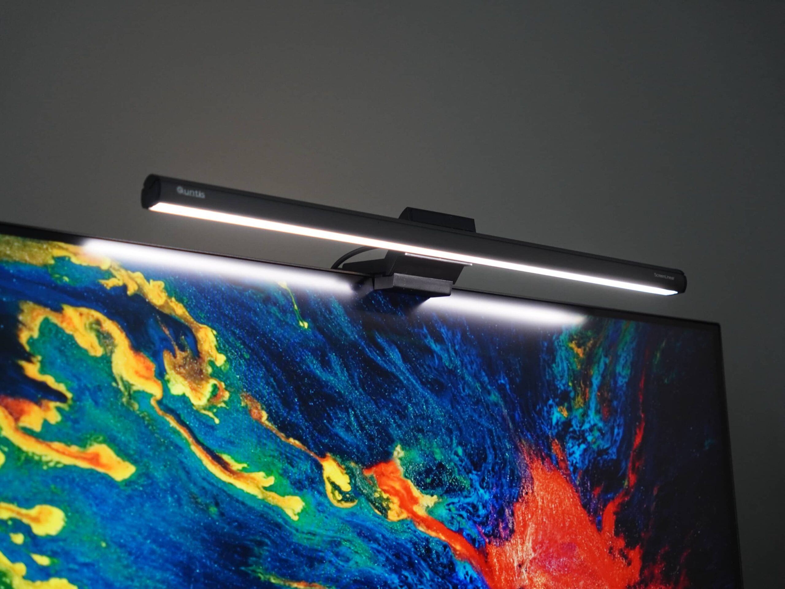 Review: Quntis ScreenLinear Glow Pro Monitor Light Bar